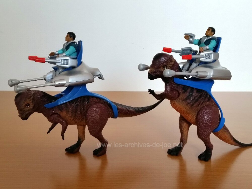 Dino-Riders pachycéphalosaures alongé et debout
