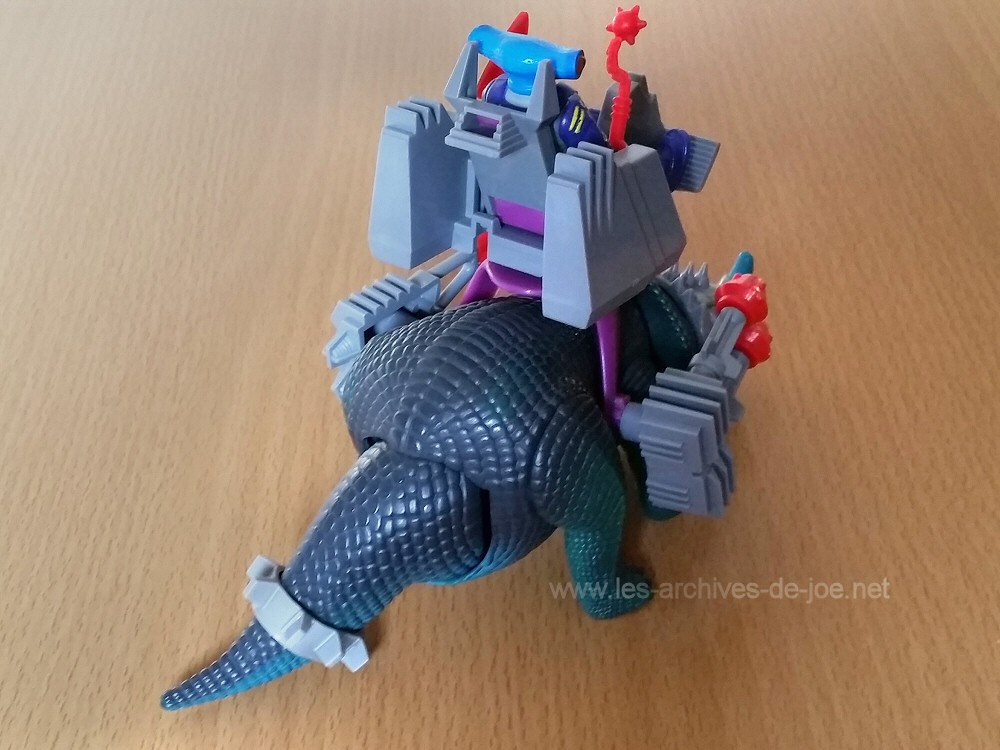 Dino-Riders Monoclonius avec Mako