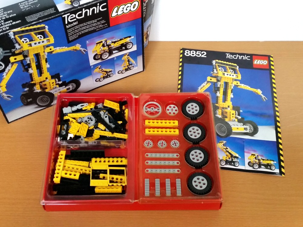 Lego Technic 8852 - détails de la boite