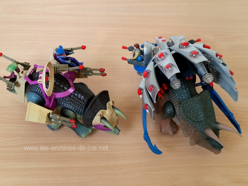 Dino-Riders : combat entre le Torosaure et le Tricératops