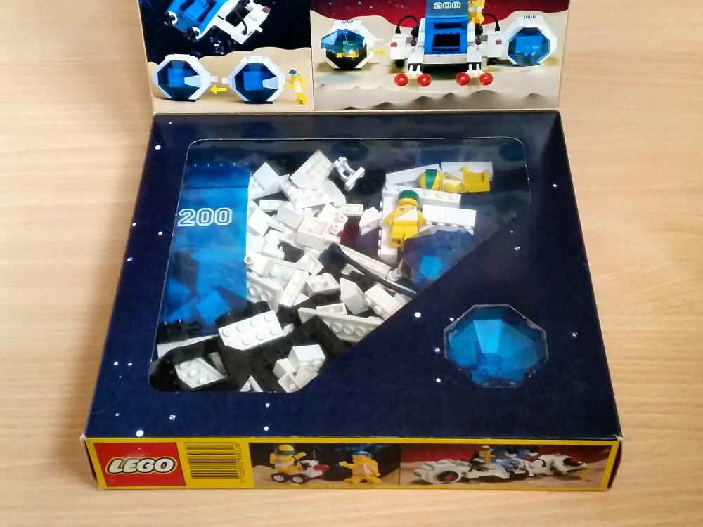 Lego Espace Futuron 6932 Stardefender 200 - boite intérieur