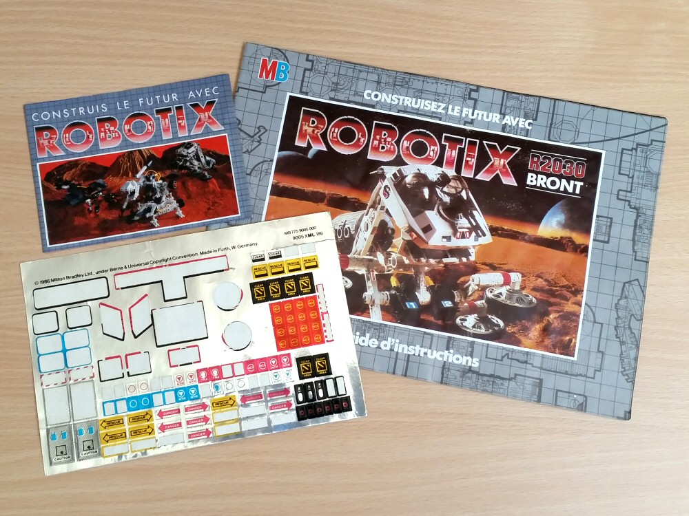 Robotix R2030 Série Bront - notice et stickers (en partie posés)