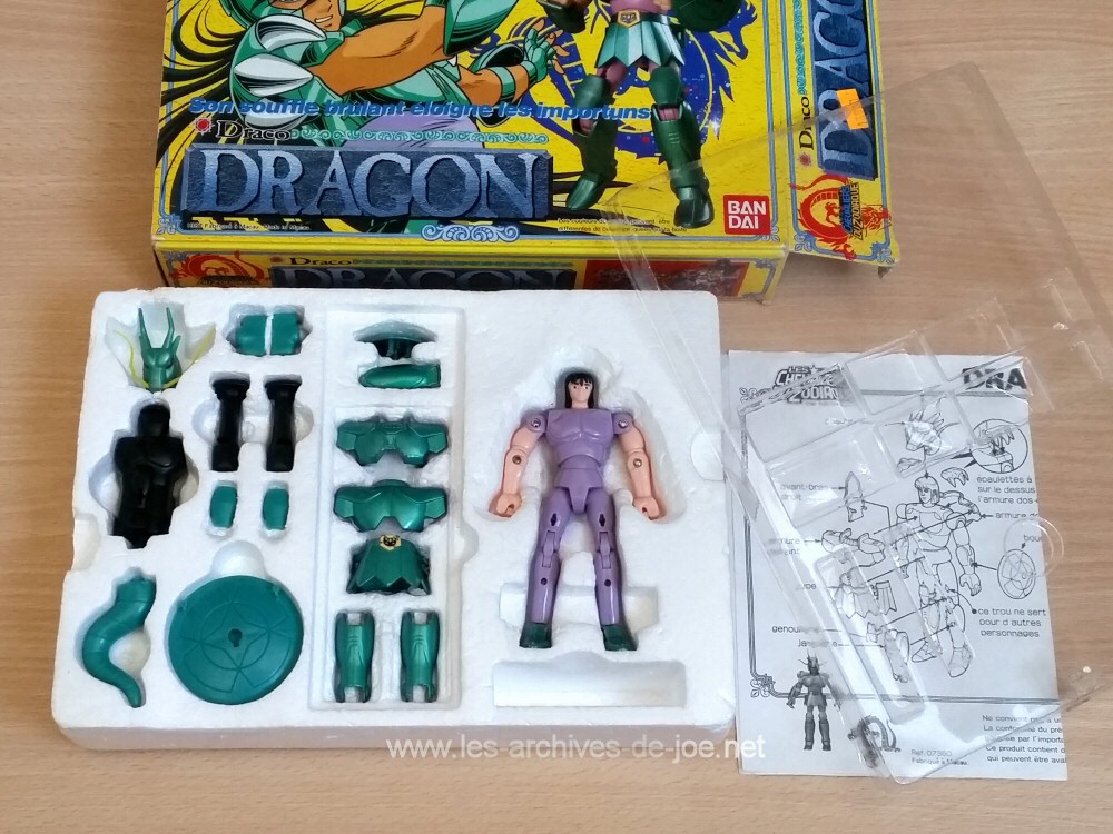 Les Chevaliers du Zodiaque Bandai vintage - Dragon V1 - boite Macao contenu