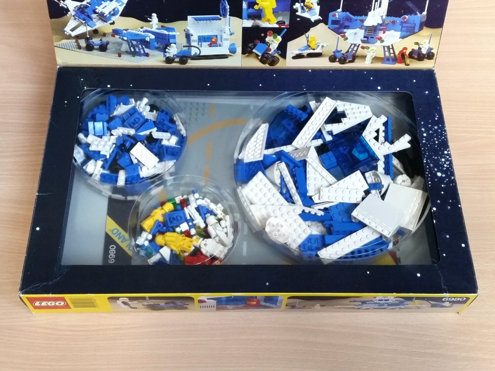 Lego Espace - 6980 - Galaxy Commander - intérieur